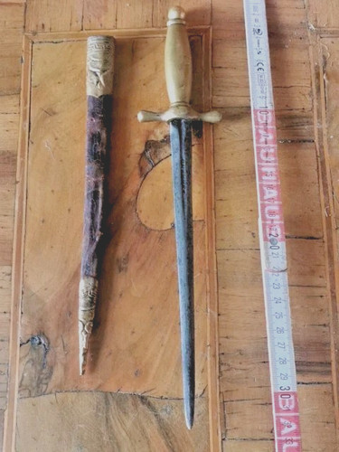 Ein sehr altes - , messer